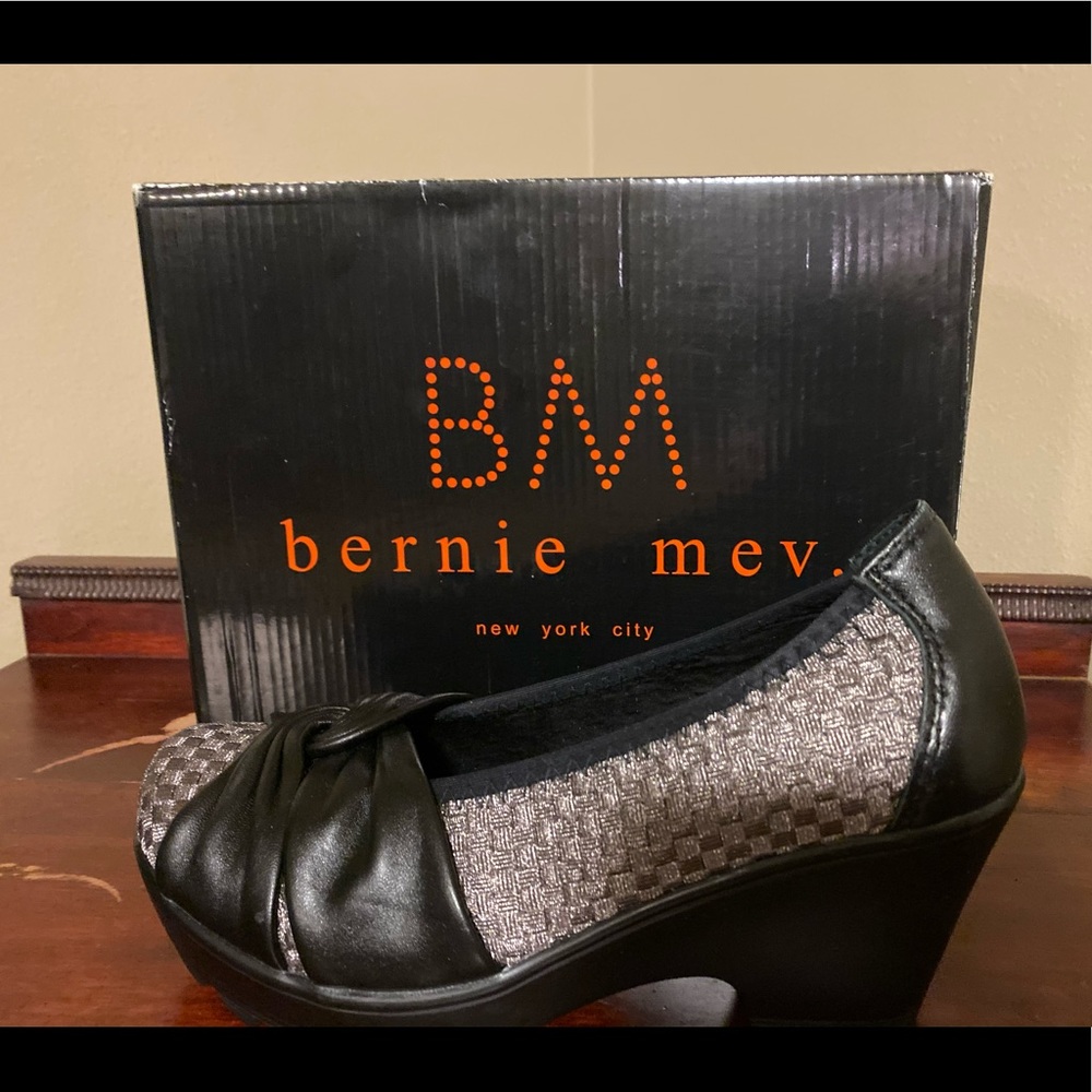 NWOT Bernie Mev Pump